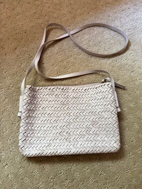 Madewell Woven Crossbody Bag in white